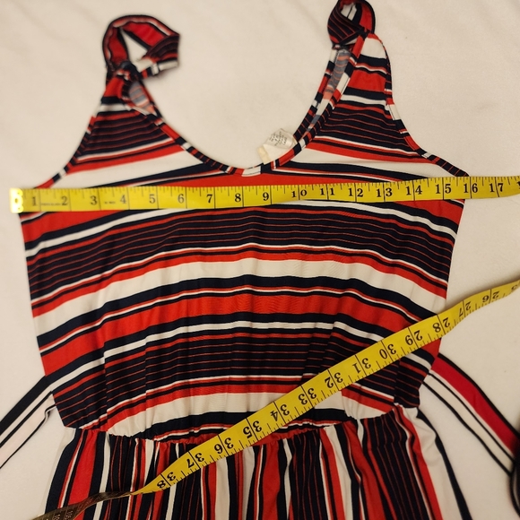 Striped Stretchy Sleeveless Jumpsuit - Picture 9 of 10